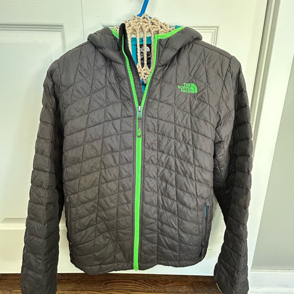 Youth Large The North Face Grey Puffer Jacket